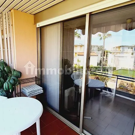 Apartment In Baiasole *